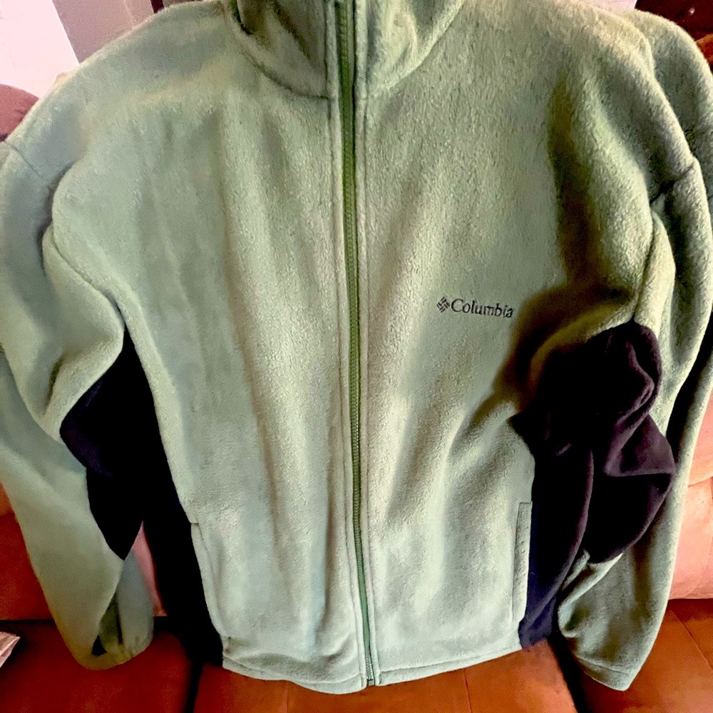 Men’s Columbia SIZE Large Green and Black Fleece Zip Up Coat EUC MSRP $69